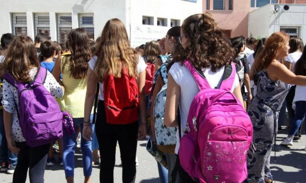 Κρήτη:Αρνητής του self test επιτέθηκε στον διευθυντή του σχολείου